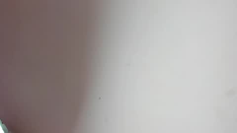 Snapshot of ian_castillo_ chatting on 02.20.25 IAN CASTILLO online show from 02.20.25