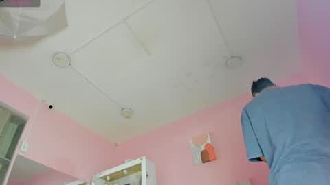 Snapshot of ian_castillo_ chatting on 09.11.25 IAN CASTILLO online show from 09.11.25