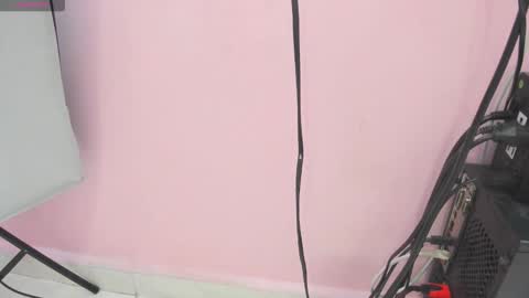 Snapshot of ian_castillo_ chatting on 09.27.25 IAN CASTILLO online show from 09.27.25