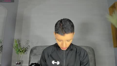 Snapshot of ian_castillo_ chatting on 06.02.26 IAN CASTILLO online show from 06.02.26