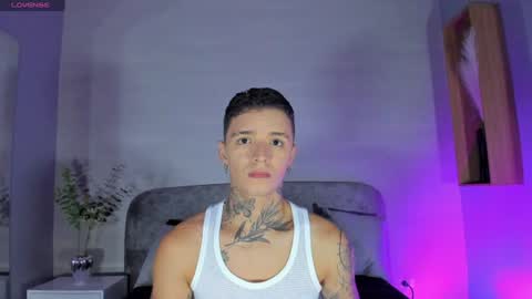 Snapshot of ian_castillo_ chatting on 06.13.26 IAN CASTILLO online show from 06.13.26