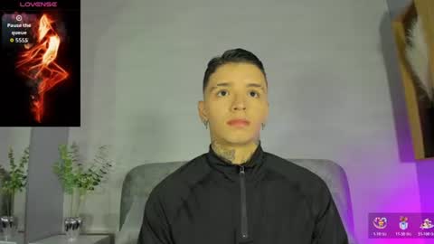 Snapshot of ian_castillo_ chatting on 06.15.26 IAN CASTILLO online show from 06.15.26