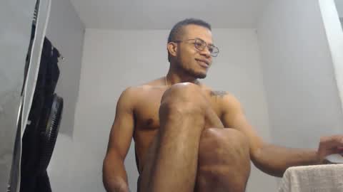 Snapshot of ian_tuner chatting on 11.08.25 ian_tuner online show from 11.08.25