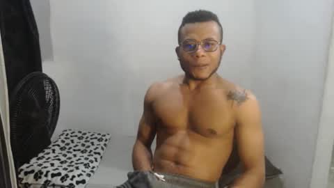 Snapshot of ian_tuner chatting on 12.14.25 ian_tuner online show from 12.14.25