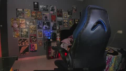 Snapshot of ian_versace chatting on 12.13.24 Andres online show from 12.13.24