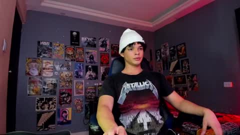 Snapshot of ian_versace chatting on 12.31.24 Andres online show from 12.31.24