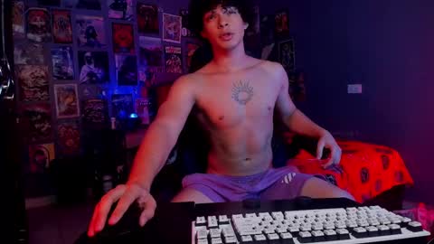 Snapshot of ian_versace chatting on 02.18.25 Andres online show from 02.18.25