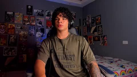 Snapshot of ian_versace chatting on 10.21.25 Andres online show from 10.21.25