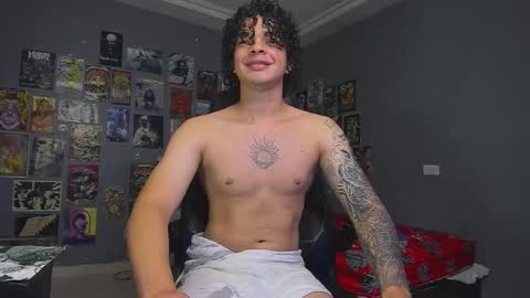 Snapshot of ian_versace chatting on 10.29.25 Andres online show from 10.29.25