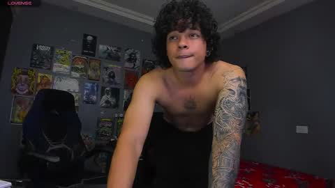 Snapshot of ian_versace chatting on 10.30.25 Andres online show from 10.30.25