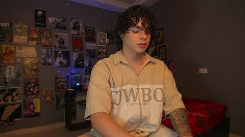 Snapshot of ian_versace chatting on 11.10.25 Andres online show from 11.10.25