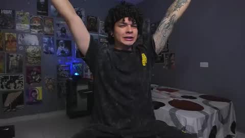 Snapshot of ian_versace chatting on 11.16.25 Andres online show from 11.16.25