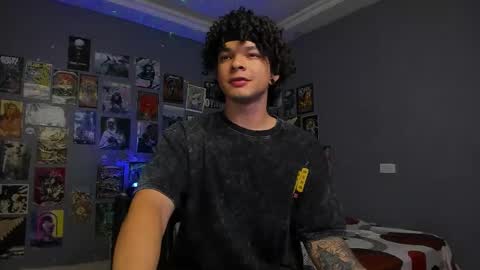 Snapshot of ian_versace chatting on 11.16.25 Andres online show from 11.16.25