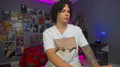 Snapshot of ian_versace chatting on 12.04.25 Andres online show from 12.04.25