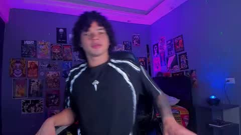 Snapshot of ian_versace chatting on 02.01.26 Andres online show from 02.01.26