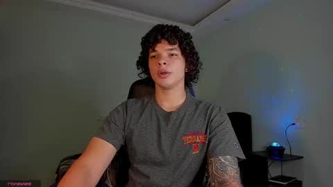 Snapshot of ian_versace chatting on 02.27.26 Andres online show from 02.27.26