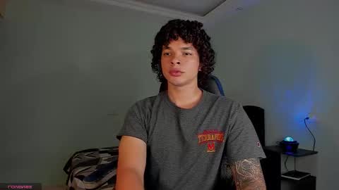 Snapshot of ian_versace chatting on 02.27.26 Andres online show from 02.27.26