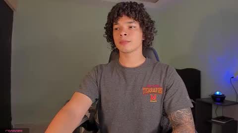 Snapshot of ian_versace chatting on 03.01.26 Andres online show from 03.01.26