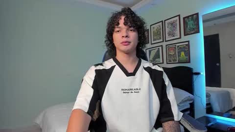 Snapshot of ian_versace chatting on 03.25.26 Andres online show from 03.25.26