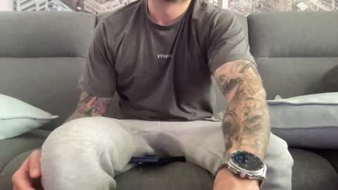 Snapshot of ic987 chatting on 12.01.25 ic987 online show from 12.01.25