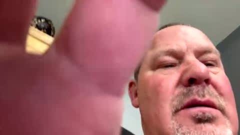 icanmakeyousquirt69 online show from 04.19.26