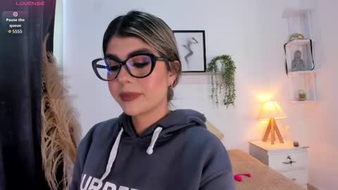 ice_y_abigail online show from 11.12.25