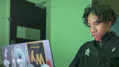 Snapshot of icedmochabree chatting on 02.02.26 bree summers online show from 02.02.26