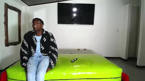 THOMAS AND DAMIAND online show from 11.03.25