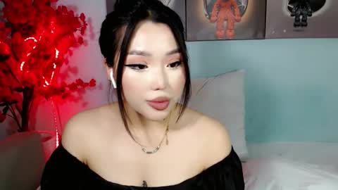 Snapshot of ichiben chatting on 09.25.25 ichiben online show from 09.25.25