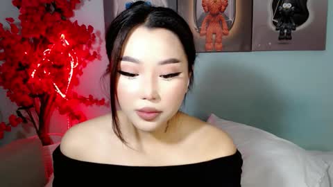 Snapshot of ichiben chatting on 10.29.25 ichiben online show from 10.29.25