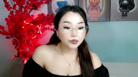 Snapshot of ichiben chatting on 04.26.26 ichiben online show from 04.26.26