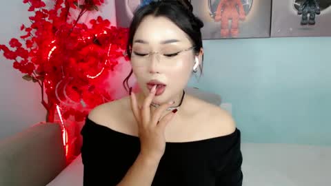 Snapshot of ichiben chatting on 05.26.26 ichiben online show from 05.26.26