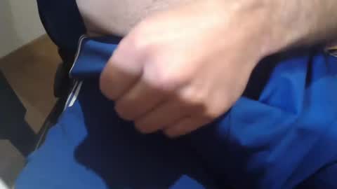 Snapshot of icky_thumps chatting on 12.08.24 icky_thumps online show from 12.08.24