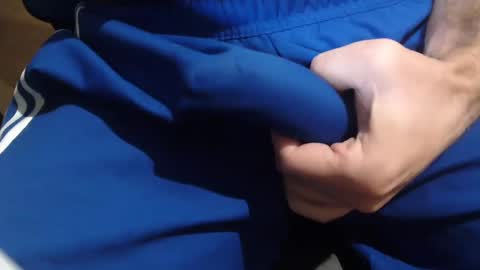 Snapshot of icky_thumps chatting on 12.27.24 icky_thumps online show from 12.27.24