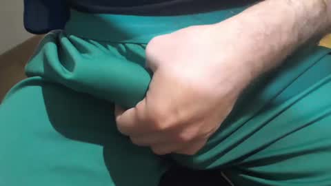 Snapshot of icky_thumps chatting on 12.31.24 icky_thumps online show from 12.31.24