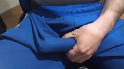 Snapshot of icky_thumps chatting on 02.01.25 icky_thumps online show from 02.01.25