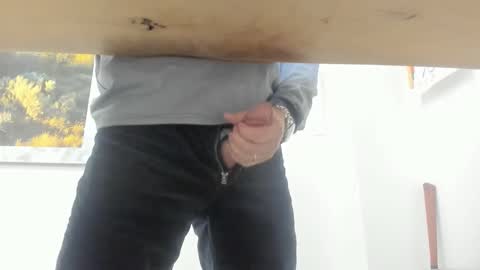 Snapshot of idfunguy2023 chatting on 12.04.25 idfunguy2023 online show from 12.04.25