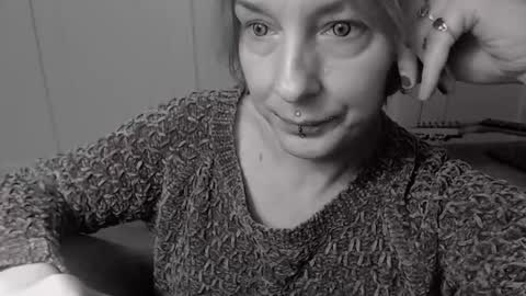 Snapshot of ifk_donkeysfr chatting on 11.26.25 Ifk Donkeys online show from 11.26.25