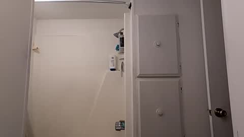 Snapshot of igasu chatting on 10.14.25 igasu online show from 10.14.25