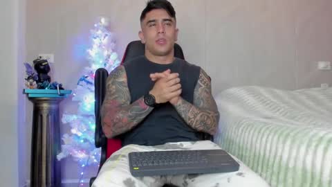 Snapshot of igor_scott chatting on 12.31.24 Igor scott online show from 12.31.24