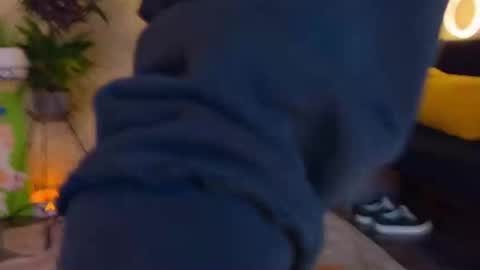 Emmy  help me reach 100 thumbs up online show from 09.15.25