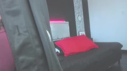 Snapshot of ihat_s7s chatting on 03.26.26 ihat_s7s online show from 03.26.26