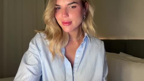 Snapshot of iiivy_ chatting on 12.07.24 Ivy online show from 12.07.24