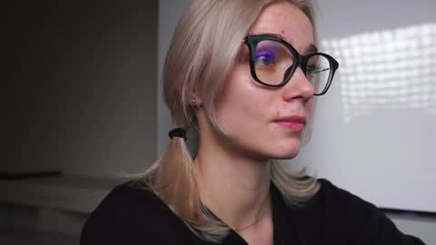 ileanacampbel online show from 12.12.24