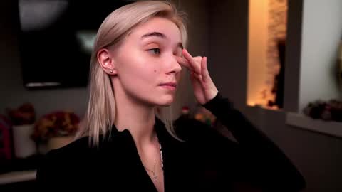 ileanacampbel online show from 01.13.25