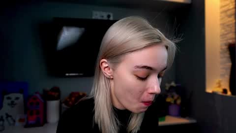 ileanacampbel online show from 01.22.25