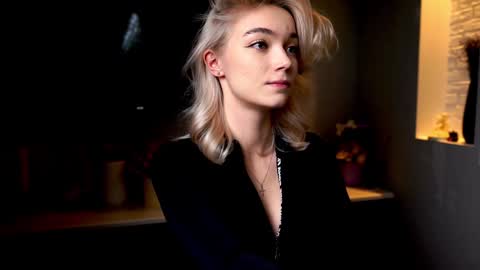 ileanacampbel online show from 01.28.25