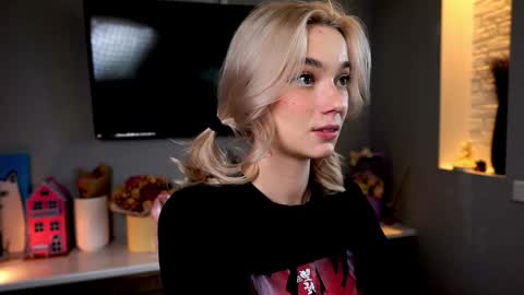 ileanacampbel online show from 01.29.25