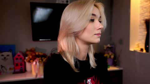 ileanacampbel online show from 02.04.25