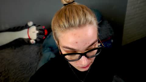 ileanacampbel online show from 02.26.25